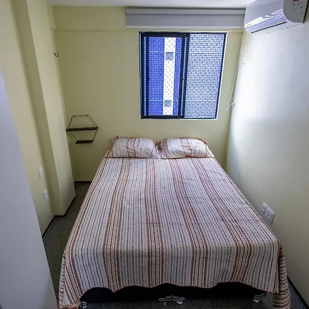 Flat 2 Quartos No Local De *